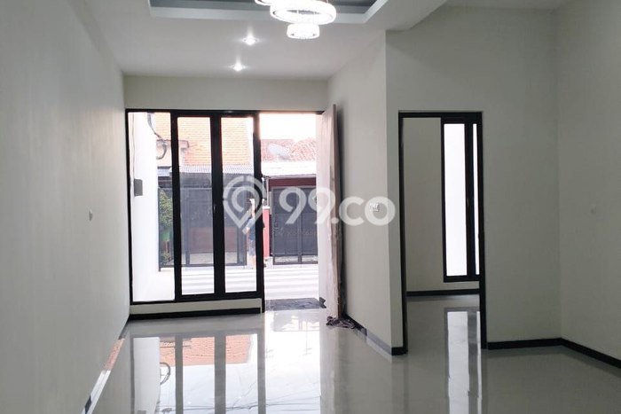 Rumah Modern Minimalis 5 Kamar Siap Huni di Semampir Rumah Modern Minimalis 5 Kamar Siap Huni di Semampir