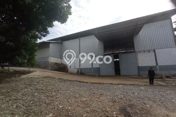 Gudang Disewa di Bogor dengan LB 1200m2 Area Komersial Ramai Gudang Disewa di Bogor dengan LB 1200m2 Area Komersial Ramai