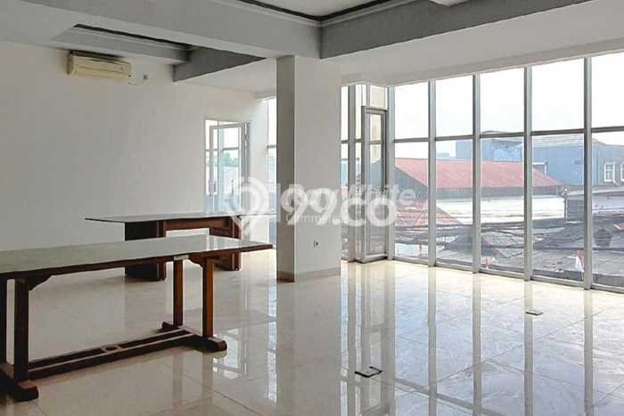 Kantor Komersial Dijual di Kebayoran Lama Jakarta Selatan LT 250m2 & LB 600m2 Kantor Komersial Dijual di Kebayoran Lama Jakarta Selatan LT 250m2 & LB 600m2