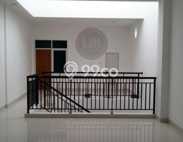Ruko Bagus LT 150m2 LB 450m2 Dijual di Semarang Timur Semarang Ruko Bagus LT 150m2 LB 450m2 Dijual di Semarang Timur Semarang