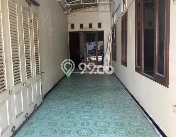 Lokasi terbaik! Rumah siap huni disewakan di Gajah Mungkur LB 320m2 Lokasi terbaik! Rumah siap huni disewakan di Gajah Mungkur LB 320m2
