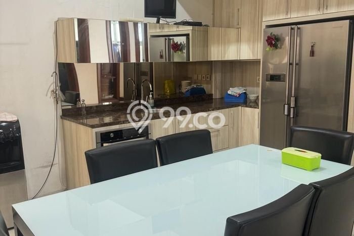 Dijual Rumah Mewah Megah Dengan View Eksklusif di Tomang, Jakarta Barat Dijual Rumah Mewah Megah Dengan View Eksklusif di Tomang, Jakarta Barat