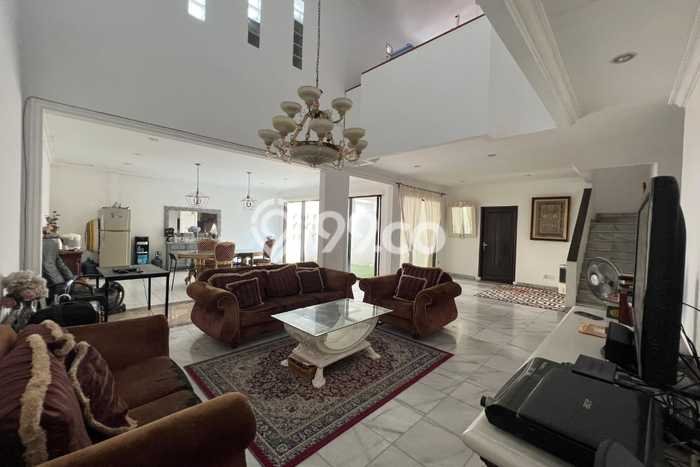 Hunian Elit LB 180m2 Siap Pakai Desain Elegan di BSD, Tangerang Hunian Elit LB 180m2 Siap Pakai Desain Elegan di BSD, Tangerang