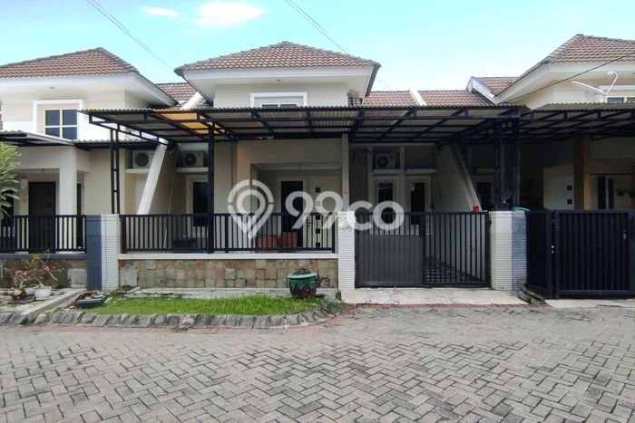 Dijual Rumah Eksklusif 4 KT di Pondok Tjandra, Sidoarjo Dijual Rumah Eksklusif 4 KT di Pondok Tjandra, Sidoarjo