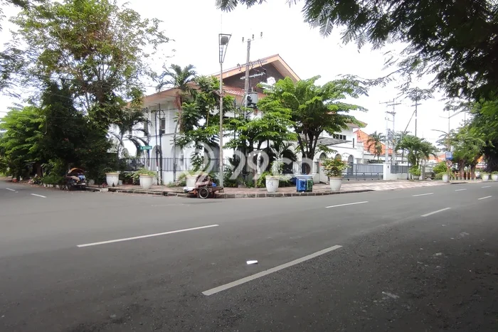Komersial Disewa di Genteng, Surabaya, LT 1043m2 / LB 840m2 Komersial Disewa di Genteng, Surabaya, LT 1043m2 / LB 840m2