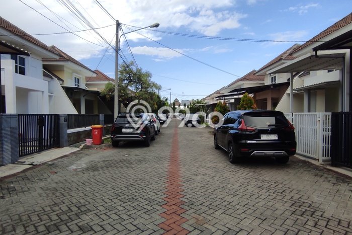 Dijual Rumah Eksklusif 4 KT di Pondok Tjandra, Sidoarjo Dijual Rumah Eksklusif 4 KT di Pondok Tjandra, Sidoarjo