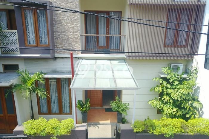 For Sale! Premium House LT 180m2 Desain Modern di Ampera For Sale! Premium House LT 180m2 Desain Modern di Ampera
