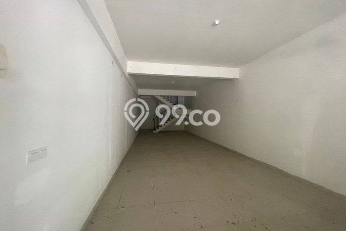 AREA TERSIBUK! Kantor Kawasan , Luas 200m2m², Kawasan Komersial AREA TERSIBUK! Kantor Kawasan , Luas 200m2m², Kawasan Komersial
