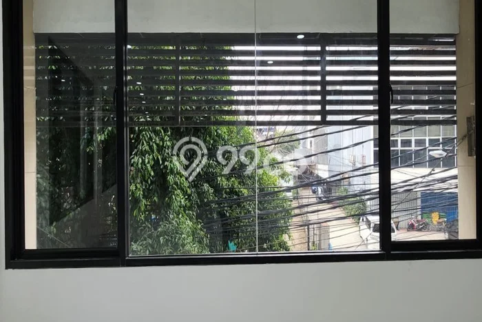 Ruko Disewa di Jakarta Pusat dengan LB 210m2 Area Komersial Ramai Ruko Disewa di Jakarta Pusat dengan LB 210m2 Area Komersial Ramai