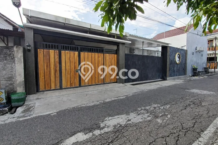 Hunian Elit LB 230m2 Siap Pakai Desain Elegan di Mojosongo, Surakarta Hunian Elit LB 230m2 Siap Pakai Desain Elegan di Mojosongo, Surakarta
