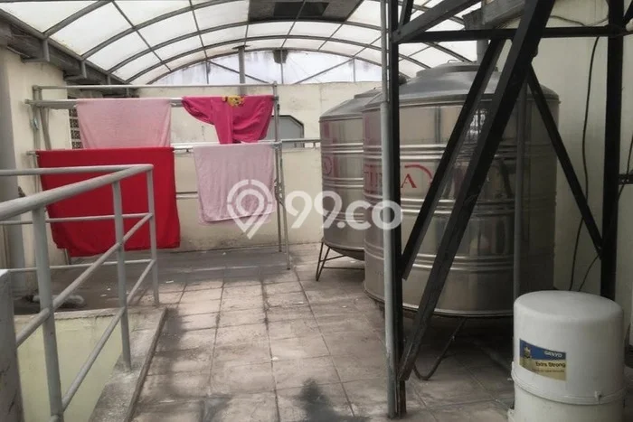 Unit Ruko Dijual di Surabaya LT 78m2 & LB 300m2 Unit Ruko Dijual di Surabaya LT 78m2 & LB 300m2