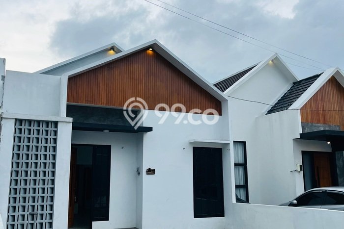 For Sale Rumah 2 Kamar Lokasi Ideal Nyaman dan Strategis di Pedurungan For Sale Rumah 2 Kamar Lokasi Ideal Nyaman dan Strategis di Pedurungan