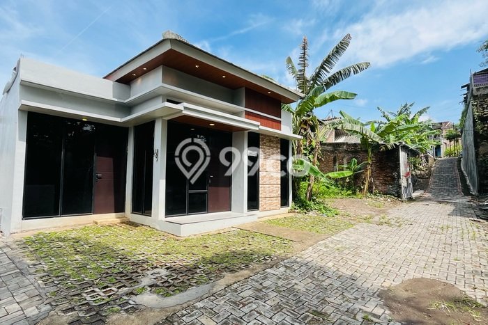 Rumah LT 92m2m² / LB 50m2m² View Gunung di Tembalang, Semarang Rumah LT 92m2m² / LB 50m2m² View Gunung di Tembalang, Semarang
