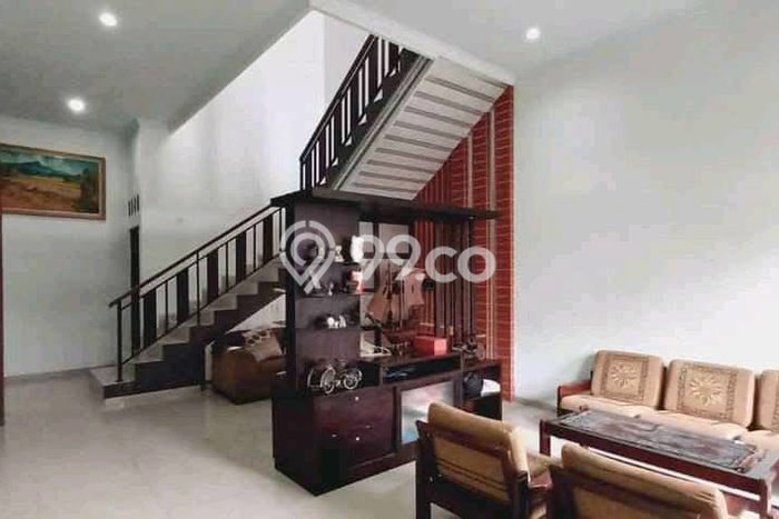Hunian Mewah LB 285m2 Siap Pakai Desain Elegan di pekunden, Semarang Hunian Mewah LB 285m2 Siap Pakai Desain Elegan di pekunden, Semarang