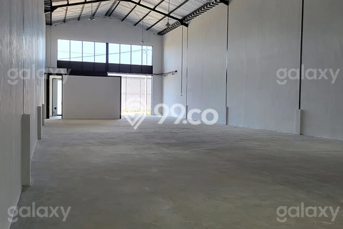 Unit Gudang Paling Strategis di Singosari Malang dengan LB 300m2 Unit Gudang Paling Strategis di Singosari Malang dengan LB 300m2