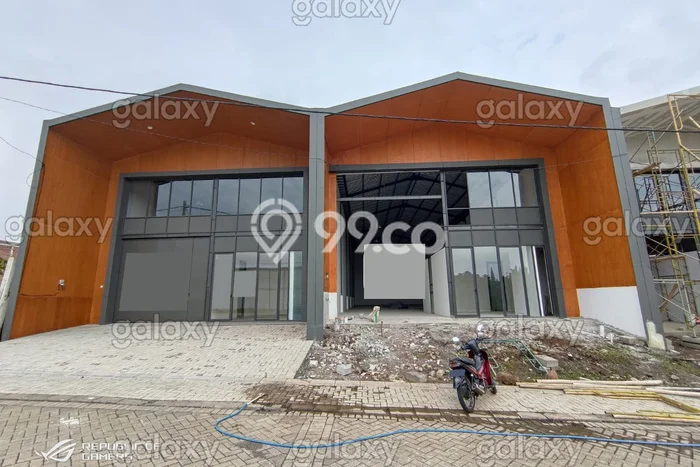 Unit Gudang Paling Strategis di Singosari Malang dengan LB 300m2 Unit Gudang Paling Strategis di Singosari Malang dengan LB 300m2