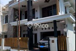 Rumah 6 Kamar Tidur Lokasi Premium di Semarang Barat, Dekat Fasilitas Umum, Semarang Rumah 6 Kamar Tidur Lokasi Premium di Semarang Barat, Dekat Fasilitas Umum, Semarang