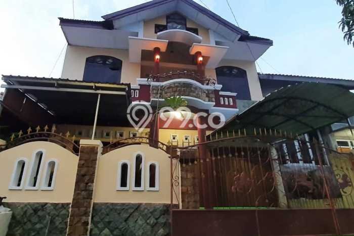 Unit Kost Dijual di Wonodri dengan 12 Kamar Kawasan Strategis Unit Kost Dijual di Wonodri dengan 12 Kamar Kawasan Strategis