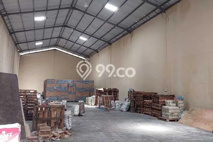 Unit Gudang Disewa Lokasi Pekanbaru Kota, Pekanbaru Spesifikasi Luas Bangunan 720m2 Unit Gudang Disewa Lokasi Pekanbaru Kota, Pekanbaru Spesifikasi Luas Bangunan 720m2