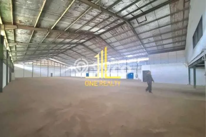 Gudang Disewa di Bandung dengan LB 1800m2 Area Komersial Ramai Gudang Disewa di Bandung dengan LB 1800m2 Area Komersial Ramai