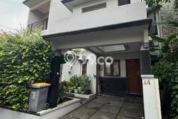 For Sale! Luxury House LT 132m2 Desain Elegan di Condet For Sale! Luxury House LT 132m2 Desain Elegan di Condet
