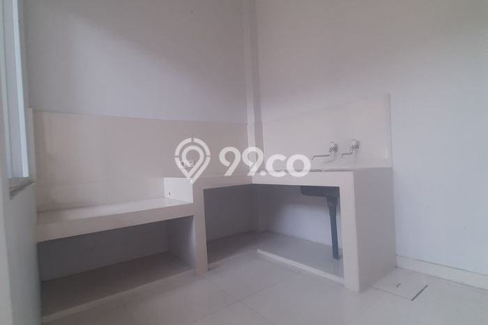 AREA KOMERSIAL! Ruko For Rent Kawasan , Luas 353m2m², Jalan Strategis, Siap Operasi AREA KOMERSIAL! Ruko For Rent Kawasan , Luas 353m2m², Jalan Strategis, Siap Operasi