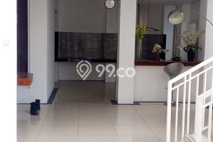 Rumah Strategis Minimalis Lb 350m2 di Cisarua, Bandung Barat Rumah Strategis Minimalis Lb 350m2 di Cisarua, Bandung Barat