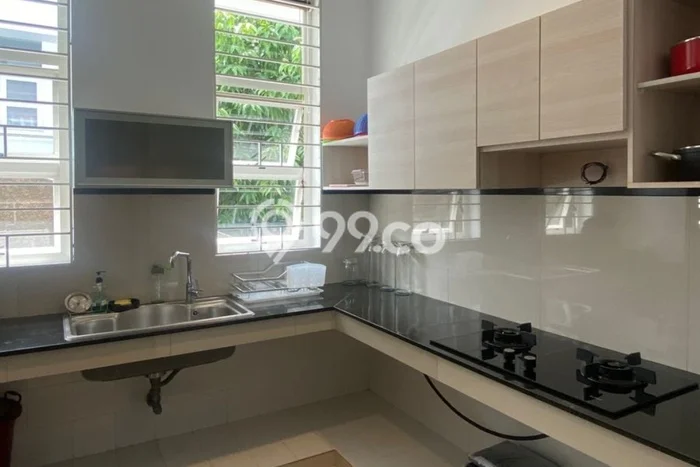 Ready to Use! Luxury House LT 936m2 Desain Elegan di Tiban Ready to Use! Luxury House LT 936m2 Desain Elegan di Tiban