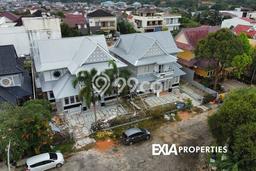 Rumah Nyaman di Batam Kota, 4 KT, Area Tenang, LT 570m² LB 250m² Rumah Nyaman di Batam Kota, 4 KT, Area Tenang, LT 570m² LB 250m²