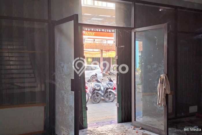 Dijual! Ruko di Solo Baru Surakarta LT 100m2 / LB 400m2 Kawasan Bisnis Dijual! Ruko di Solo Baru Surakarta LT 100m2 / LB 400m2 Kawasan Bisnis