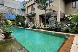 Rumah Mewah LB 450m2 Siap Pakai Desain Elegan di Cirendeu, Jakarta Selatan Rumah Mewah LB 450m2 Siap Pakai Desain Elegan di Cirendeu, Jakarta Selatan