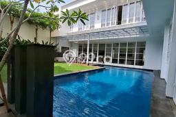 Rumah Elit Modern Tanpa Renovasi di Kemang Jakarta Selatan Rumah Elit Modern Tanpa Renovasi di Kemang Jakarta Selatan