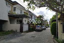 Rumah Sewa 2 Lantai di Gatot Subroto Rumah Sewa 2 Lantai di Gatot Subroto