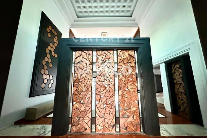Jual Rumah Mewah Megah Dengan View Eksklusif di Pondok Indah, Jakarta Selatan Jual Rumah Mewah Megah Dengan View Eksklusif di Pondok Indah, Jakarta Selatan