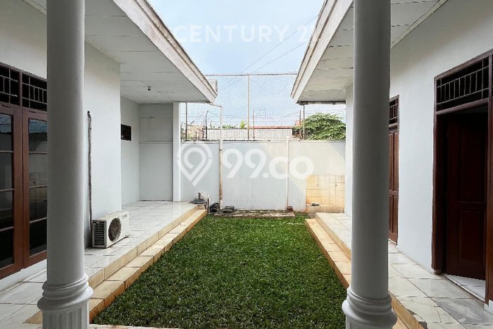 Rumah Elit LB 350m2 Siap Huni Desain Elegan di Rawamangun, Jakarta Timur Rumah Elit LB 350m2 Siap Huni Desain Elegan di Rawamangun, Jakarta Timur