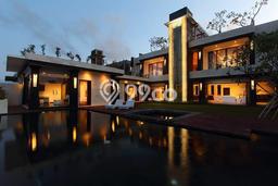 Ready to Use! Luxury House LT 900m2 Desain Modern di Jimbaran Ready to Use! Luxury House LT 900m2 Desain Modern di Jimbaran
