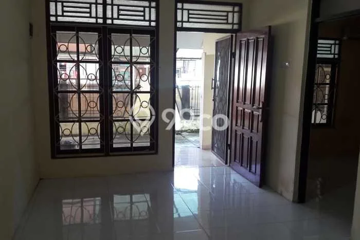 Rumah Sederhana Dijual Lokasi Semarang Timur 3 Kamar dengan Luas Tanah 120m2 Rumah Sederhana Dijual Lokasi Semarang Timur 3 Kamar dengan Luas Tanah 120m2