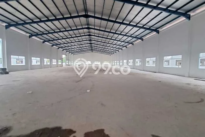 Unit Gudang Disewakan di Kabil di Area Ramai & Strategis Unit Gudang Disewakan di Kabil di Area Ramai & Strategis