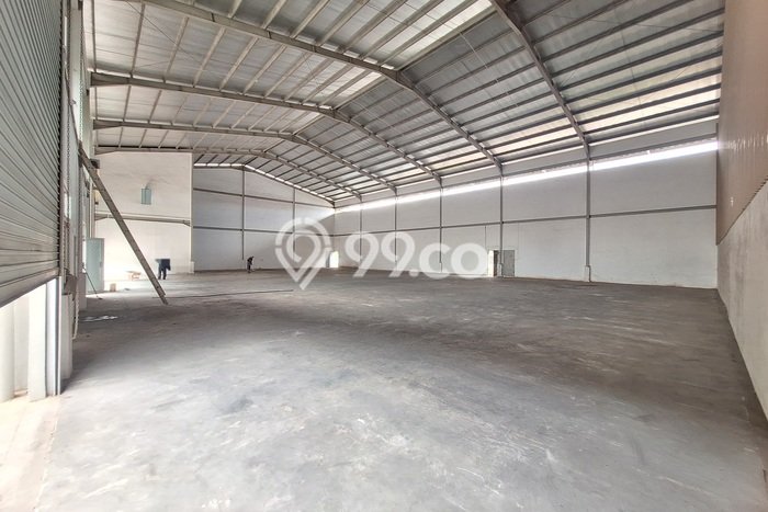 Gudang Disewa di Batam dengan LB 900m2 Area Komersial Ramai Gudang Disewa di Batam dengan LB 900m2 Area Komersial Ramai