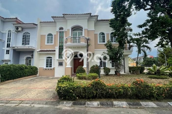 INVESTASI TEPAT! Rumah di Batam Kota, Luas 270m2m² LB 333m2m² INVESTASI TEPAT! Rumah di Batam Kota, Luas 270m2m² LB 333m2m²