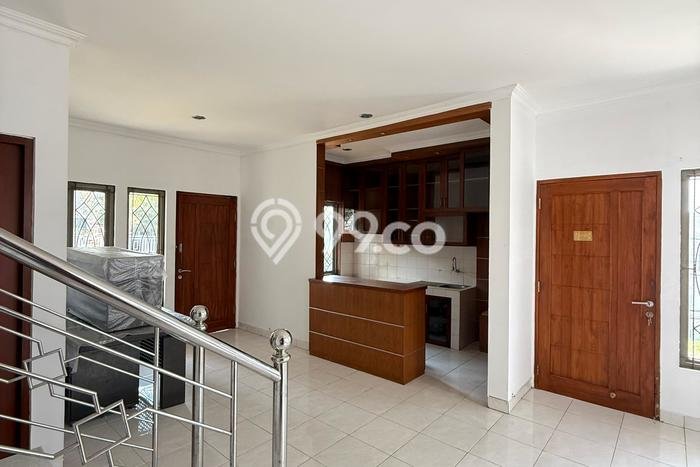 Rumah Strategis di Cilengkrang, Dekat Kawasan Bisnis, Bandung - 4 Kamar Tidur Rumah Strategis di Cilengkrang, Dekat Kawasan Bisnis, Bandung - 4 Kamar Tidur