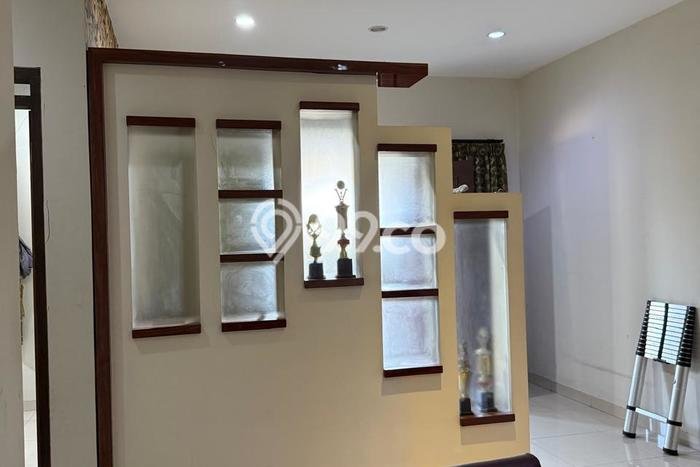 Rumah 7 KT 4 KM Luas Tanah 223m², Luas Bangunan 302m² di Singgasana, Bandung Rumah 7 KT 4 KM Luas Tanah 223m², Luas Bangunan 302m² di Singgasana, Bandung