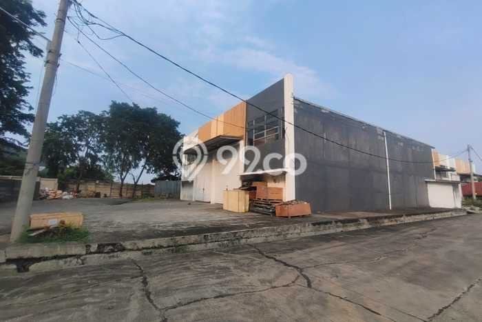 FOR RENT! Gudang di Kamal Cocok untuk Bisnis 300m2 FOR RENT! Gudang di Kamal Cocok untuk Bisnis 300m2