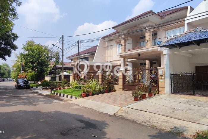 Hot Offer Hunian Mewah Ideal dan Luas di Duren Sawit, Jakarta Timur Hot Offer Hunian Mewah Ideal dan Luas di Duren Sawit, Jakarta Timur