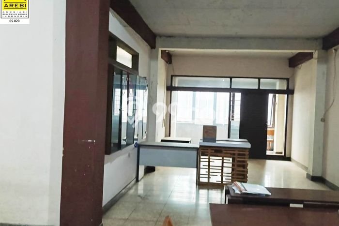 Ruko Dijual di Bandung LT 130m2 & LB 250m2 Lokasi Terbaik! Ruko Dijual di Bandung LT 130m2 & LB 250m2 Lokasi Terbaik!