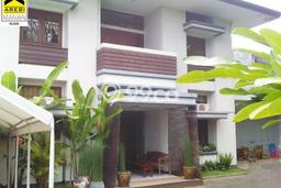 For Sale! Luxury House LT 1056m2 Desain Elegan di Ciumbuleuit For Sale! Luxury House LT 1056m2 Desain Elegan di Ciumbuleuit