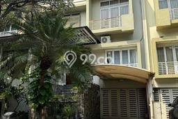 Dijual Rumah Luas Elegan Dengan View Eksklusif di Jati Padang, Jakarta Selatan Dijual Rumah Luas Elegan Dengan View Eksklusif di Jati Padang, Jakarta Selatan