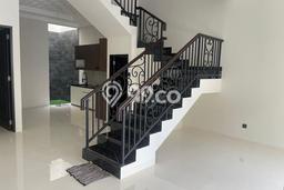 Rumah Mewah LB 250m2 Siap Pakai Desain Elegan di Pondok Bambu, Jakarta Timur Rumah Mewah LB 250m2 Siap Pakai Desain Elegan di Pondok Bambu, Jakarta Timur