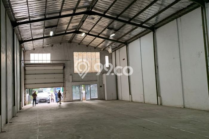 Gudang Disewa di Tangerang dengan LB 441m2 Area Komersial Ramai Gudang Disewa di Tangerang dengan LB 441m2 Area Komersial Ramai