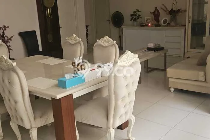 Rumah Lokasi Strategis di Kendangsari, Surabaya, LT 325m2m² LB 300m2m² Rumah Lokasi Strategis di Kendangsari, Surabaya, LT 325m2m² LB 300m2m²
